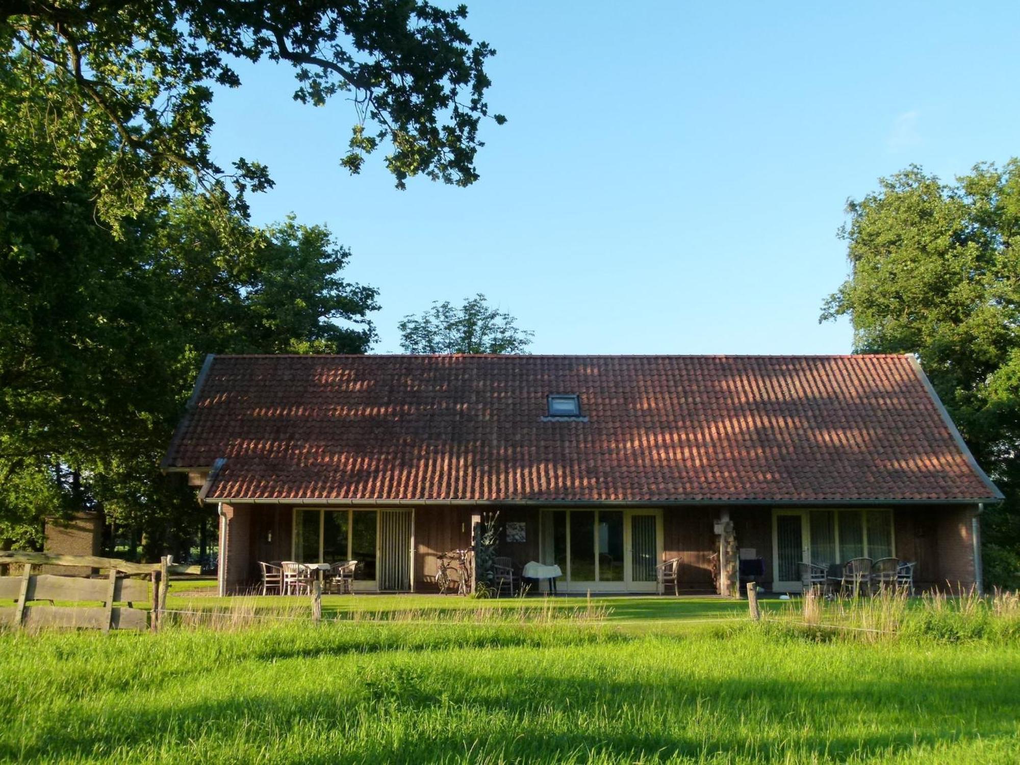 Holiday Home In Geesteren With Roof Terrace Garden Furniture エクステリア 写真